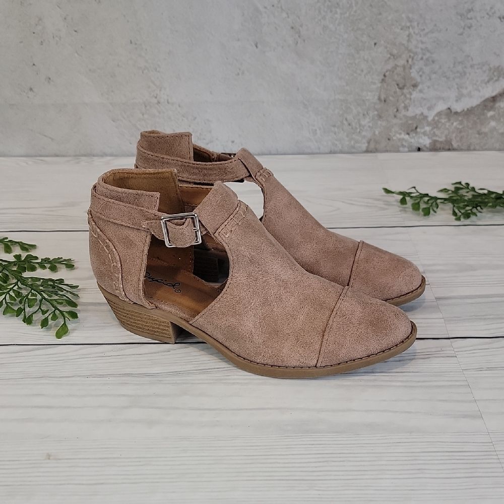 Qupid Tan Ankle Boots Faux Suede Womens Size 5.5